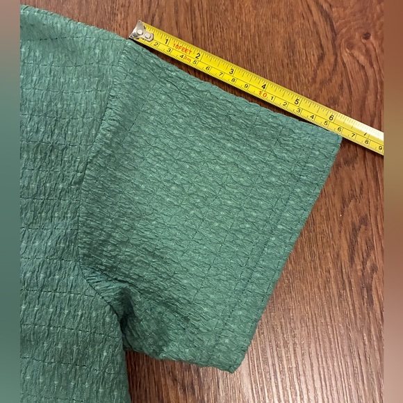 Madewell Green Crinkle-Knit Short Sleeve Button-Front Top - Picture 10 of 12
